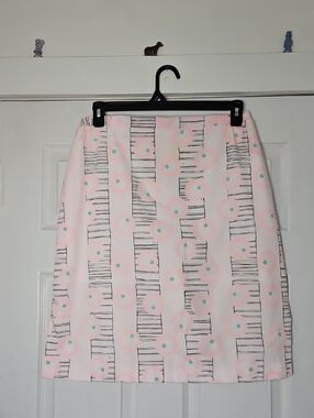 Vintage The Vested Gentress Women's Pastel Pink Floral A-Line Skirt With Shorts.